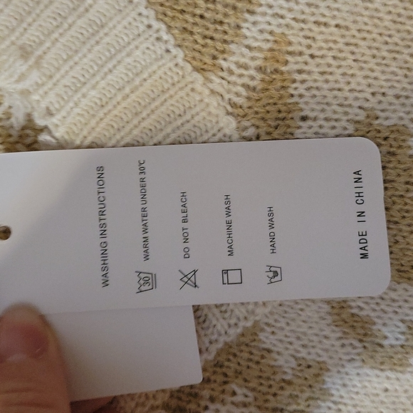 New with Tags Cream Destroyed Sweater  Large - Picture 5 of 5